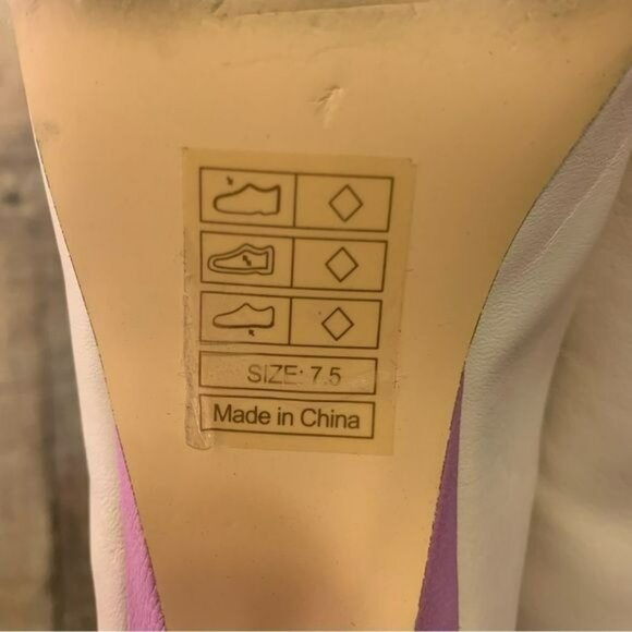 But another innocent tale Ione Wing Tip T-Strap Low Heel purple/tan shoe 7.5 - Picture 9 of 10